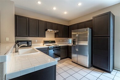 10341 Bentley Oaks Ave, Las Vegas, NV 89135 - photo 2