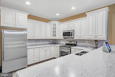 1381 Fieldbrook Cir unit 9, York, PA 17403 - photo 5