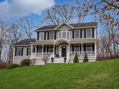 37 Loop Rd, Watertown, CT 06795 - photo 2