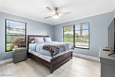 Bedroom with Queen size bed and flatscreen tv