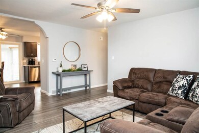 1032 Linbud Ln, Waterloo, IA 50701 - photo 6