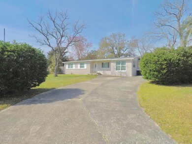 5226 Dugdale Rd, Jacksonville, FL 32210 - photo 4