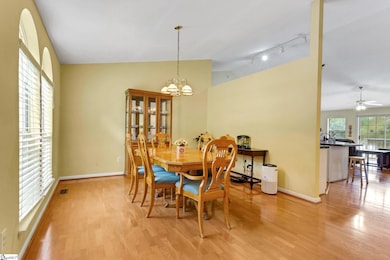 122 Confederate Ln, Greer, SC 29651 - photo 4