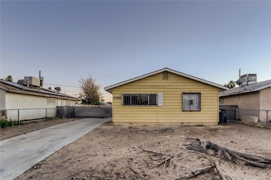 3705 Haddock Ave, North Las Vegas, NV 89030 - photo 2