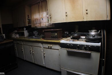 1819 S Niagara St, Saginaw, MI 48602 - photo 3