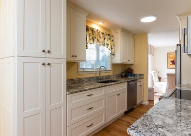 96 Ledgewood Hills Dr unit U373, Nashua, NH 03062 - photo 7