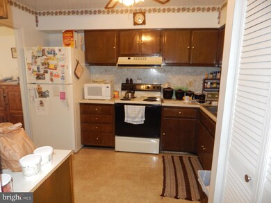 1034 Brinker Dr unit 202, Hagerstown, MD 21740 - photo 4