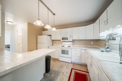 Plenty of counter and cabinet space