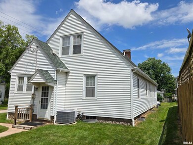 621 E 29th St, Davenport, IA 52803 - photo 3