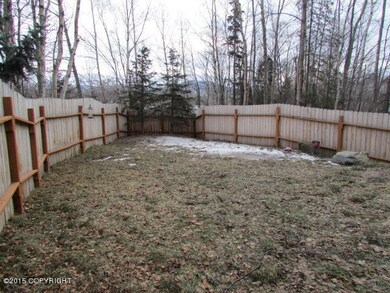 111-136586 Fenced Yard.JPG