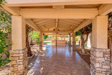 06 242 W Caroline Ln Entertainment Patio