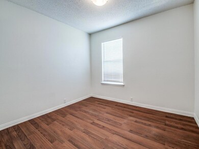 1124 Wintercreek Dr, Denton, TX 76210 - photo 5