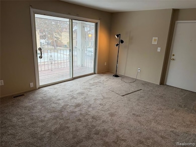 29257 Hayes Rd unit J6, Warren, MI 48088 - photo 6