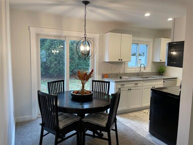 I4 Grandview Dr unit 4, South Burlington, VT 05403 - photo 4