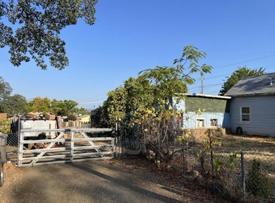 Side gate
