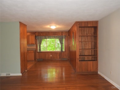 living room/dining room