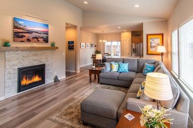 2911 NW Hemlock Ln, Redmond, OR 97756 - photo 6