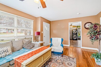 501 W 8th St, Siler City, NC 27344 - photo 6