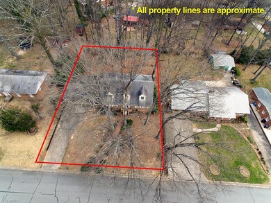 Property lines are approximate.