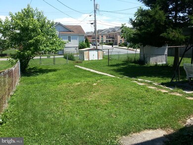 324 S Mont Valla Ave, Hagerstown, MD 21740 - photo 3
