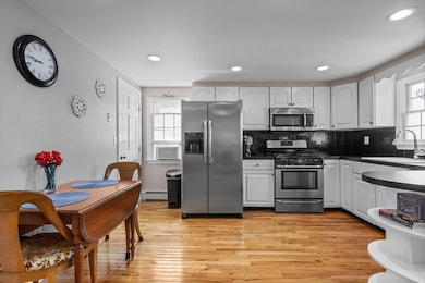 46 Church St unit 2, Wakefield, MA 01880 - photo 2