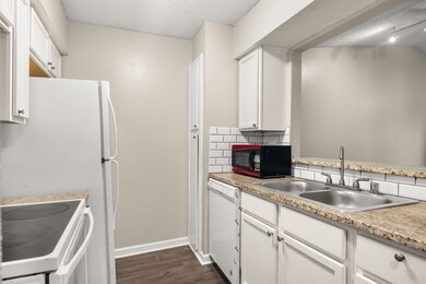 6050 Melody Ln unit 341, Dallas, TX 75231 - photo 3