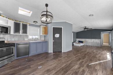 8-web-or-mls-4955 Abrams Dr-8