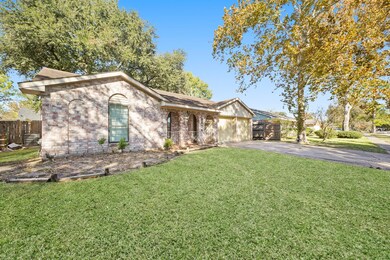 10534 Huntington View Dr, Houston, TX 77099 - photo 2