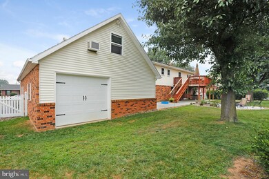 429 Catherine St, Greencastle, PA 17225 - photo 2