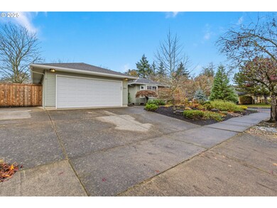 2868 Metolius Dr, Eugene, OR 97408 - photo 6