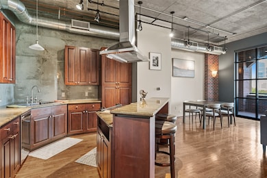 505 Bastrop St unit 402, Houston, TX 77003 - photo 7