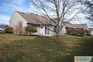 661B Azalea Plaza unit 661D, Monroe Township, NJ 08831 - photo 5