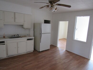 620 Maple St, Scranton, PA 18505 - photo 4