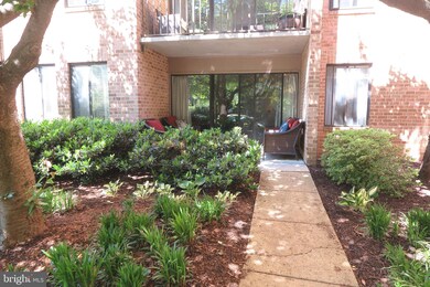 11419 Commonwealth Dr unit 4, Rockville, MD 20852 - photo 2
