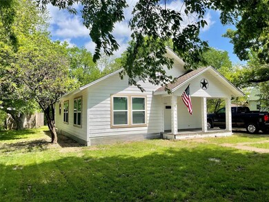 1102 S 6th St, Bonham, TX 75418 - photo 4