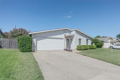 713 Spring Forest Dr, Bedford, TX 76021 - photo 4