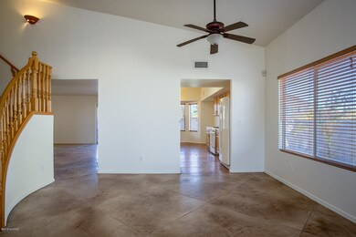 9736 Living rm 1