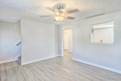 9910_Brooks_Bend_Rd_Louisville_KY_40258_