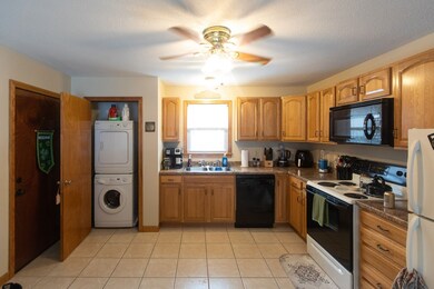 95 Center Depot Rd unit 52, Charlton, MA 01507 - photo 3