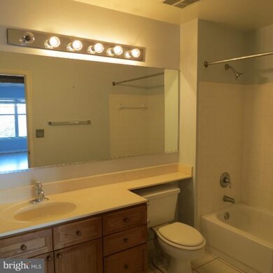 5573 Seminary Rd unit 316, Baileys Crossroads, VA 22041 - photo 3