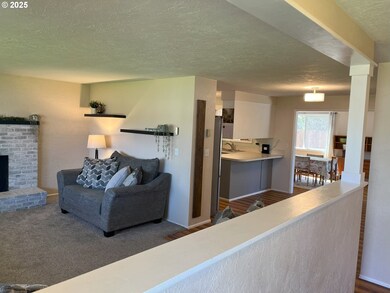 1060 Dondea St, Springfield, OR 97478 - photo 4