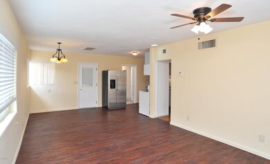 Living room / Dining area