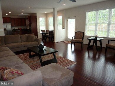 42108 Porch Light Dr, Aldie, VA 20105 - photo 3