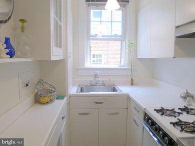 3411 29th St NW unit 11, Washington, DC 20008 - photo 4