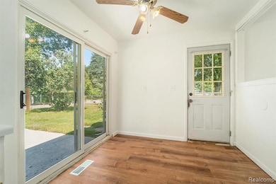 15702 Springhill St, Romulus, MI 48174 - photo 7