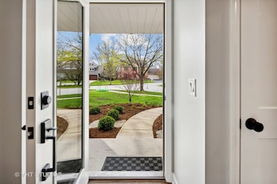 852 Mt Vernon Ct, Naperville, IL 60563 - photo 3