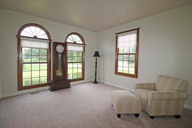 Living Room, 9' ceiling