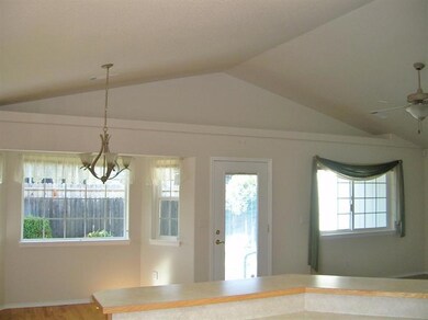 1810 SW J St, Grants Pass, OR 97526 - photo 4