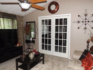 1724 Queens Ct, Carpentersville, IL 60110 - photo 4