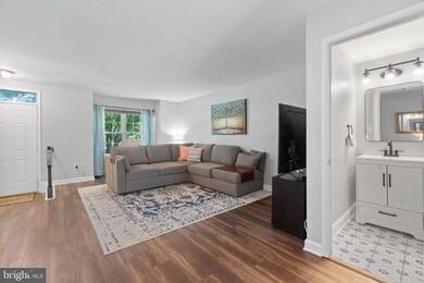 1211 Martha Greenleaf Dr, Crofton, MD 21114 - photo 3